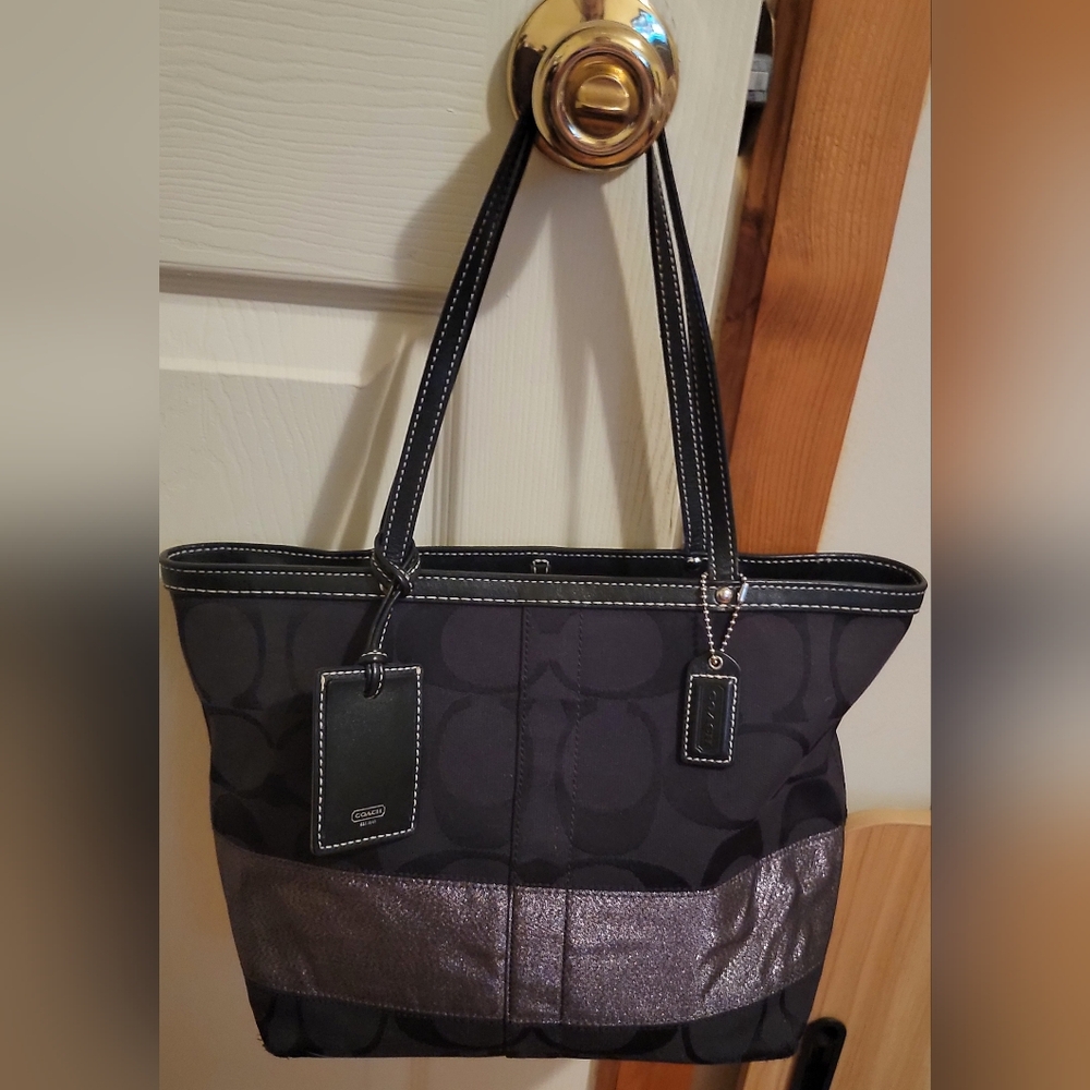 Coach Black Tote Bag - Picture 3 of 9